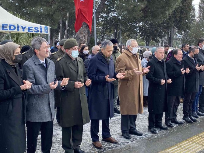 Milli Şair Mehmet Akif Ersoy Kabri Başında Anıldı