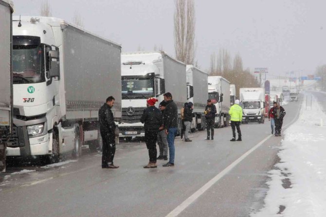 Ağır Tonajlı Araçlara 24 Saattir Kapalı Olan Karaman-mersin Yolu Ulaşıma Açıldı