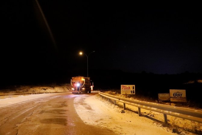 İ̇negöl Belediyesi’nin Kar Mesaisi
