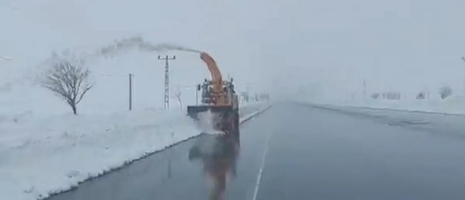 Karayolları Ekiplerinin Kar Mesaisi