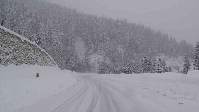 Kastamonu’da Kar Yağışı Ve Sis Etkili Oluyor