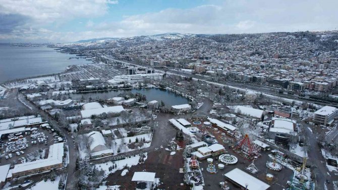 İ̇zmit Körfezi Mart Ayında Karla Buluştu