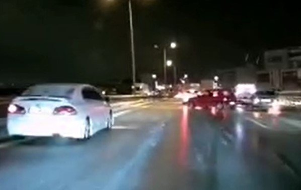 13 Aracın Karıştığı Zincirleme Kaza Kameralara Yansıdı