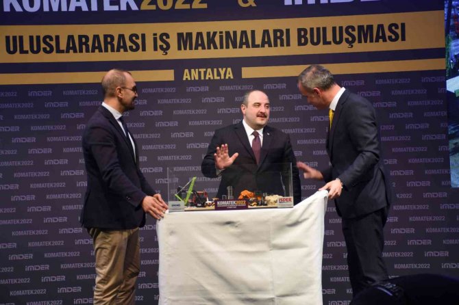 Bakan Varank: "Milli Teknoloji Hamlemizle Birlikte Yolumuzdaki Taşları Birer Birer Kaldıracağız"