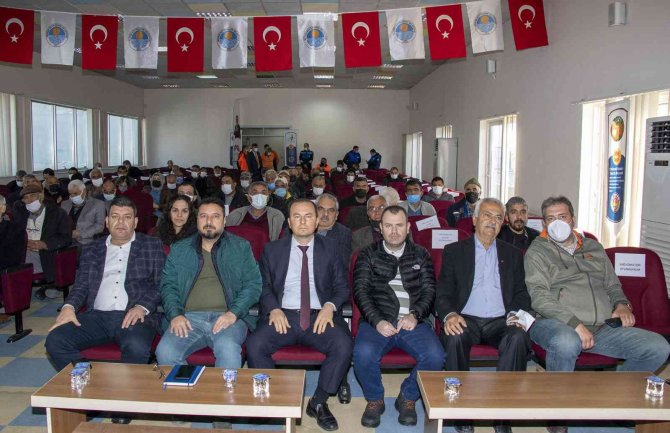Mut’ta Üreticilere Antep Fıstığı Yetiştiriciliği Eğitimi Verildi