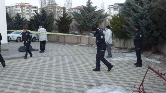 Onuncu Kattan Düşen Kişi Öldü