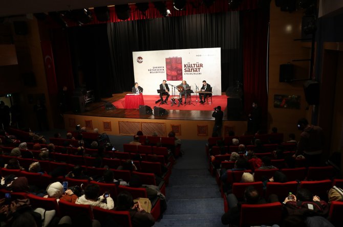 Usta Şarkıcı Ahmet Özhan, Sevenleriyle Bir Araya Geldi