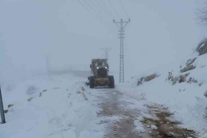 Mut Sertavul Geçidi Ulaşıma Geçit Vermiyor