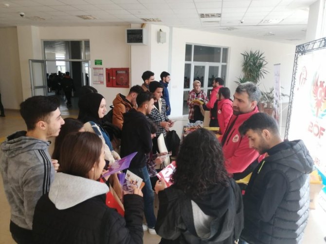 Siirt Emniyetinden Üniversite Öğrencilerine Terör Eğitimi