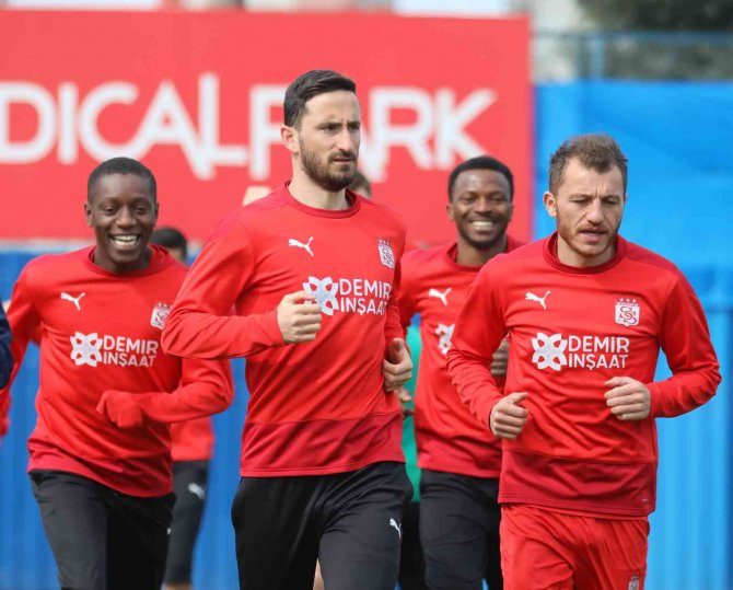 Sivasspor, Adana Maçının Taktiğini Çalıştı