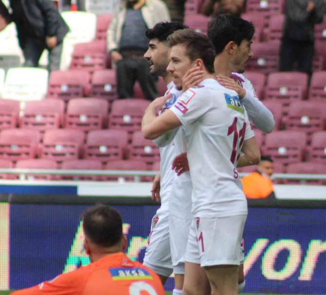 Spor Toto Süper Lig: A. Hatayspor: 2 - Fatih Karagümrük: 0 (İ̇lk Yarı)