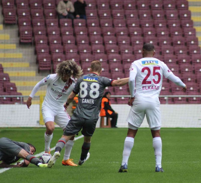 Spor Toto Süper Lig: A. Hatayspor: 2 - Fatih Karagümrük: 0 (İ̇lk Yarı)