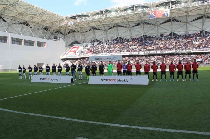 Spor Toto Süper Lig: Altay: 1 - Yeni Malatyaspor: 0 (İ̇lk Yarı)