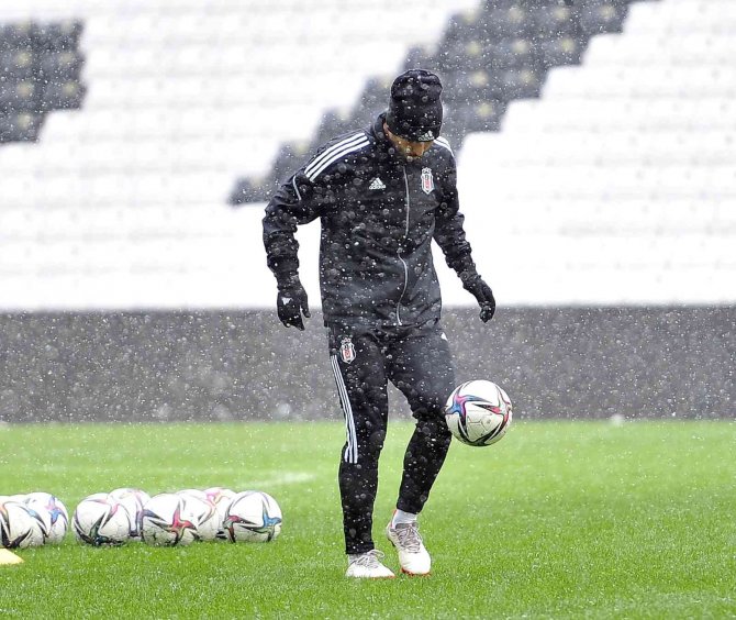 Beşiktaş’ta Josef Sevinci
