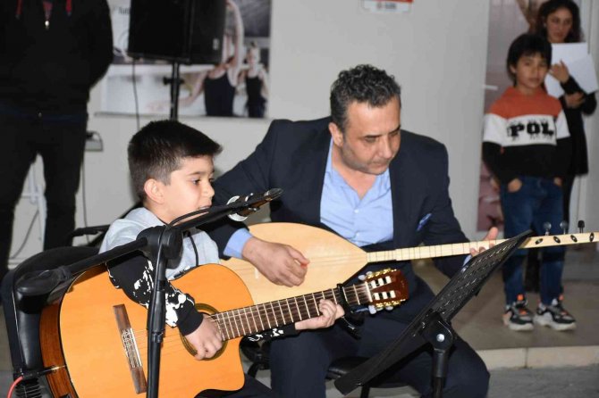 Tarsus Belediyesinin Akademi Kursiyerleri Sertifika Aldı