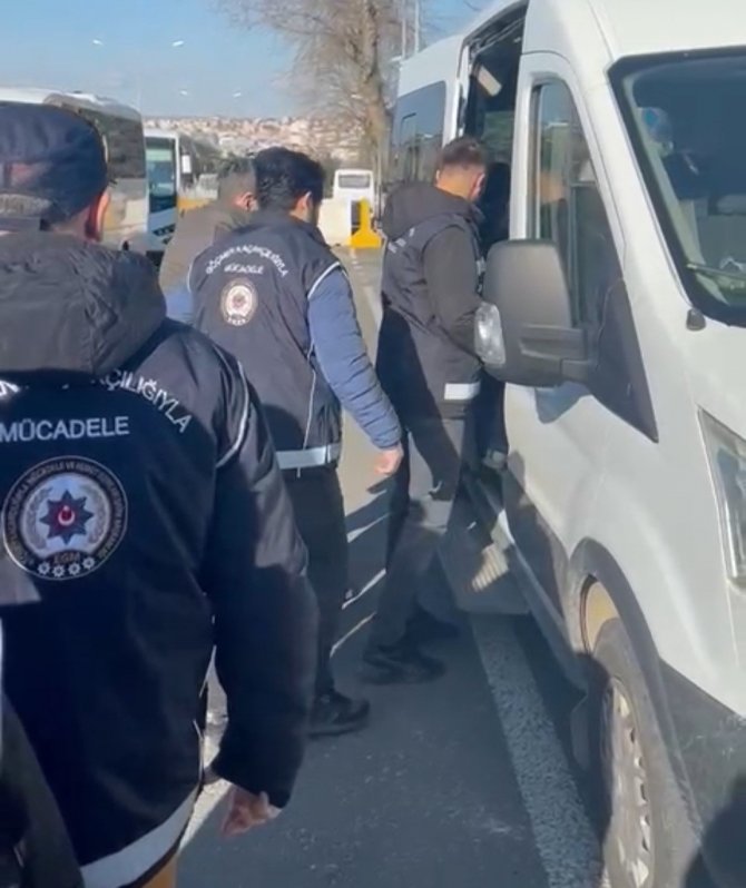 Tekirdağ Merkezli 3 İlde Göçmen Kaçakçılarına Operasyon: 5 Tutuklama