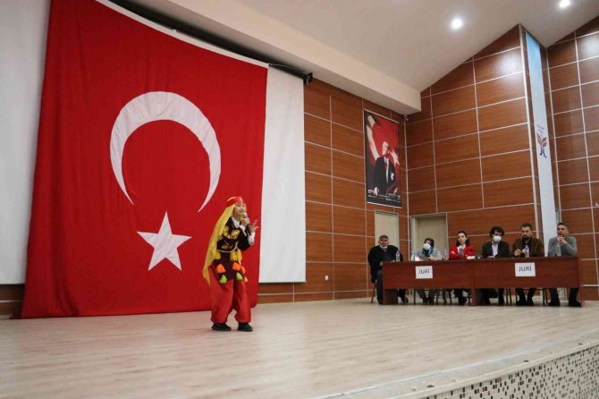 Toroslar Belediyesi, İ̇stiklal Marşını Güzel Okuma Yarışması Düzenledi