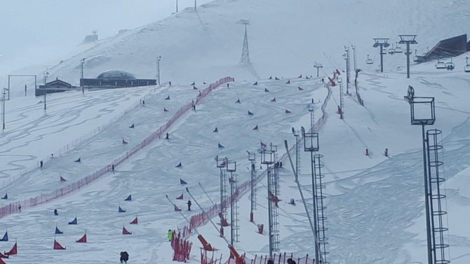 Snowboard Türkiye Şampiyonası Palandöken’de Başladı