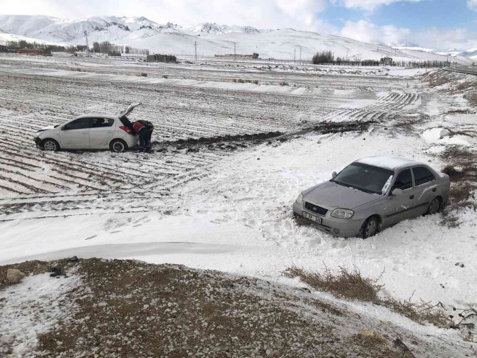 Van’da Trafik Kazası: 2 Yaralı