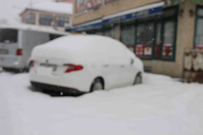 Varto’da 149 Yerleşim Yerinin Yolu Ulaşıma Kapandı