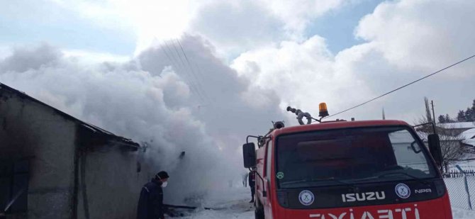 Müstakil Evde Çıkan Yangında 1 Kişi Hayatını Kaybetti