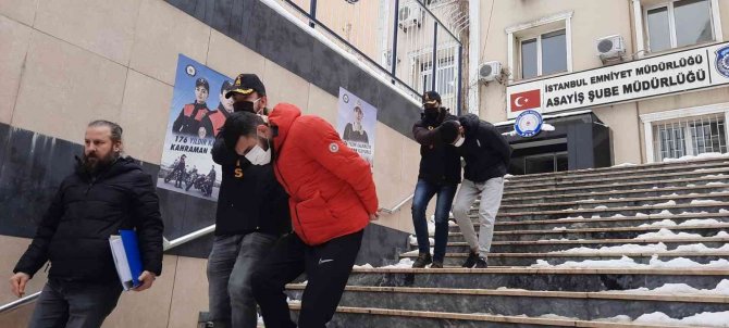 Milyonluk Vurgun Yapan Çetenin Üyeleri Adliyeye Sevk Edildi