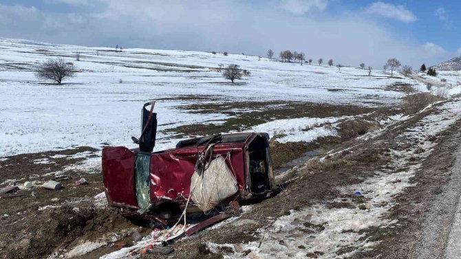 Afyonkarahisar’da Trafik Kazası: 1 Ölü, 1 Yaralı