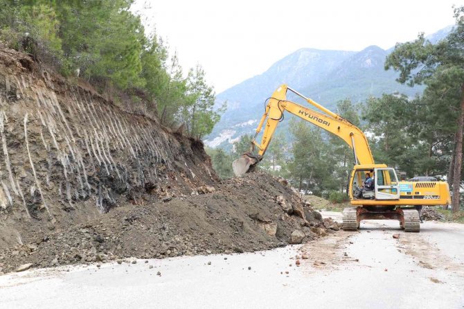 Alanya Dimçayı Acınar Yolu’nda Yol Genişletme Çalışması