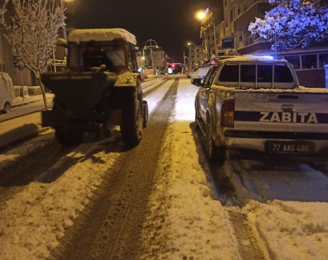 Altınova’da Yollar Açık, Ekipler Teyakkuzda