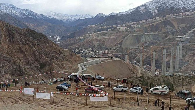 Yeni Yusufeli Kadınların Eliyle Yeşilleniyor