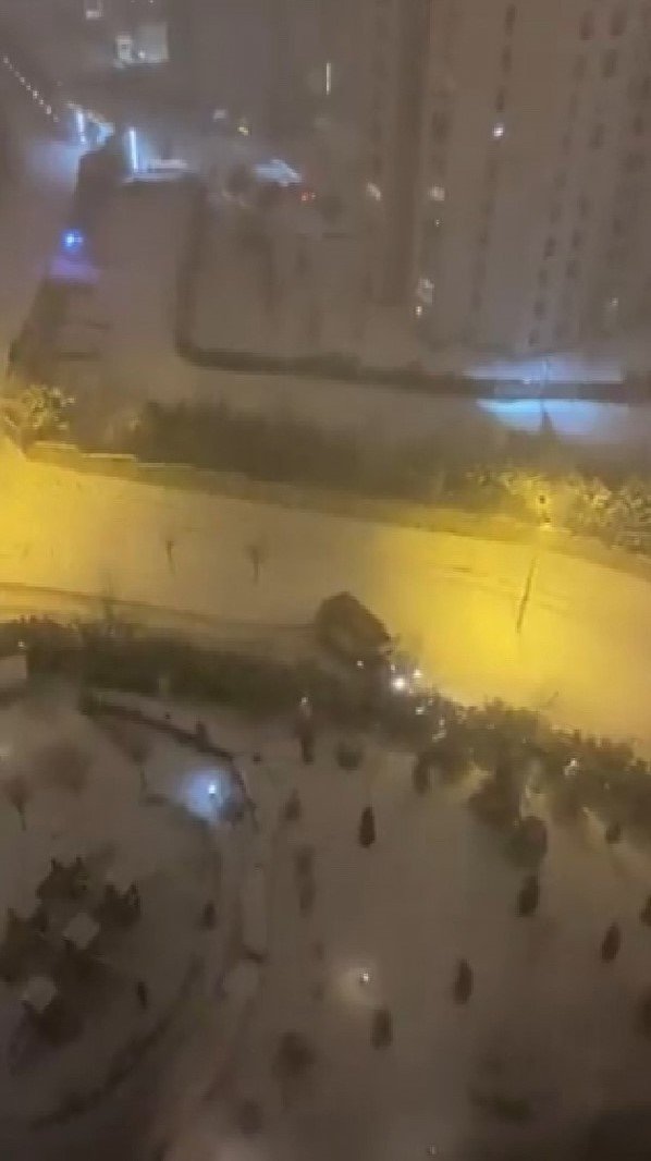 İ̇stanbul’u Aybar Vurdu: Araçlar Kaza Yaptı