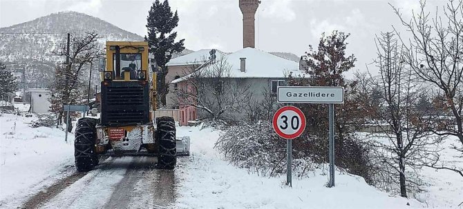 Balıkesir Büyükşehir’den Yoğun Kar Yağışıyla Etkin Mücadele