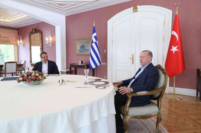 Cumhurbaşkanı Erdoğan’ın Yunanistan Başbakanı Miçotakis’le Yaptığı Görüşme Sona Erdi