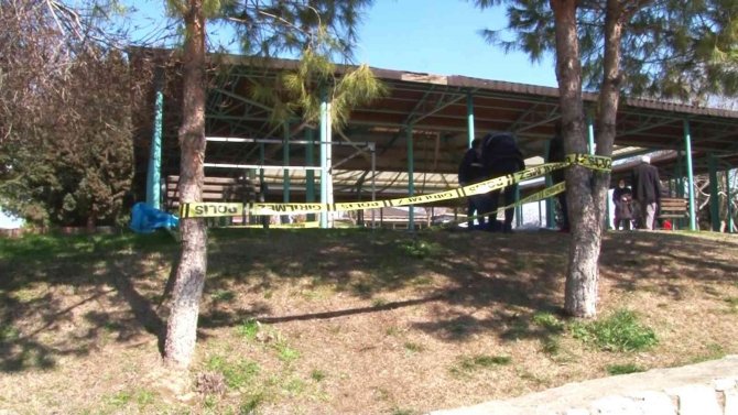 Yürüyüşten Sonra Dinlenmek İçin Oturduğu Bankta Can Verdi