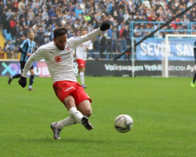 Sivasspor’da Erdoğan Yeşilyurt, Cezalı Duruma Düştü