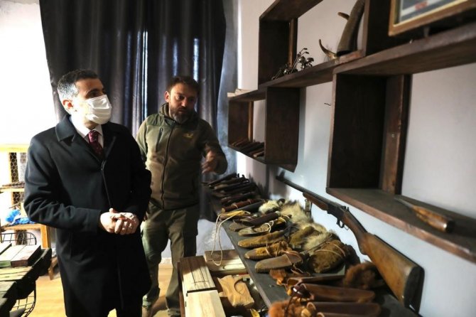 Vali Atay, Altınışık Tarafından İşlenen Bıçakları İnceledi