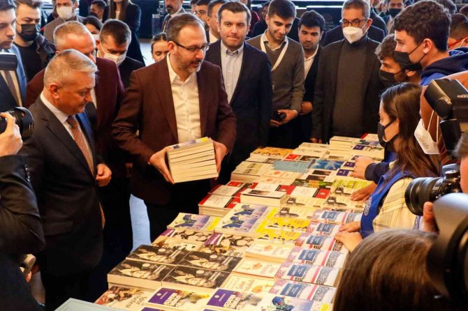 Bakan Kasapoğlu: “Türkiye Artık Organizasyonlarda Talep Eden Değil, Talep Edilen Ülke"