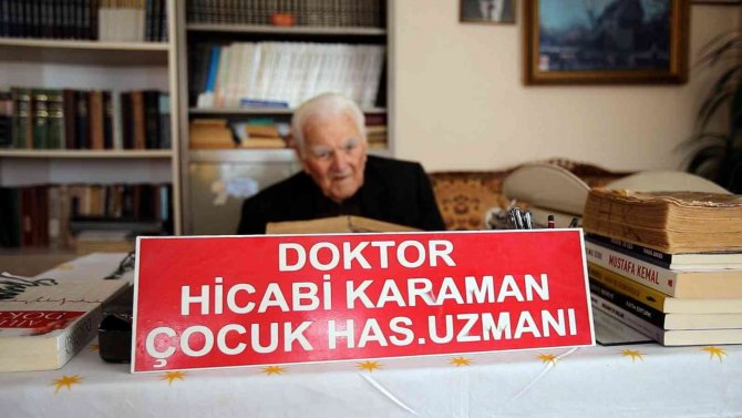 O Türkiye’nin İlk Resmi Köy Hekimi Ünvanını Taşıyor