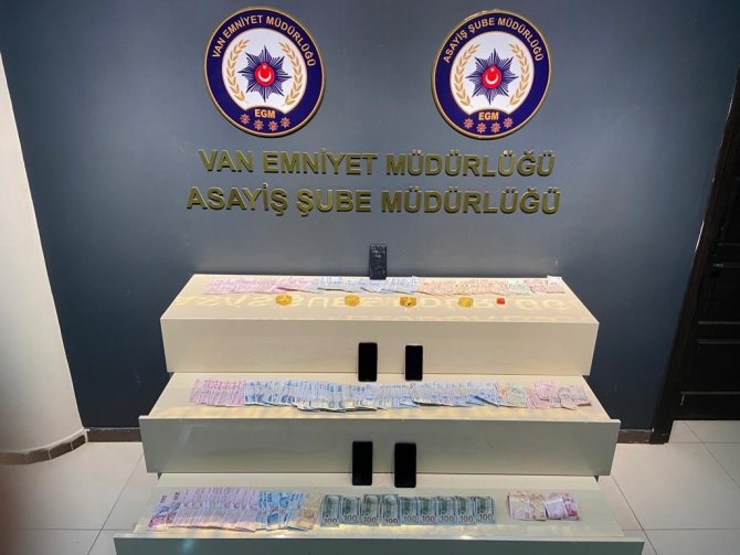 Sahte Altın Kullanarak Dolandırıcılık Yapan 4 Kişi Yakalandı