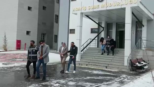 Sahte Altın Kullanarak Dolandırıcılık Yapan 4 Kişi Yakalandı