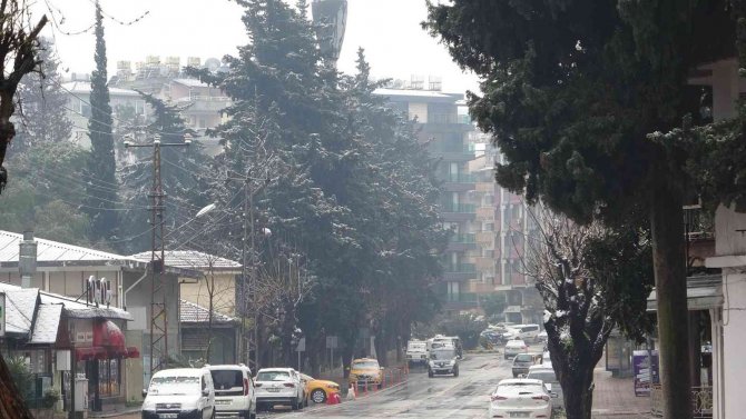 Hatay’da Sabah Saatlerinden İtibaren Kar Yağışı Etkili Oldu