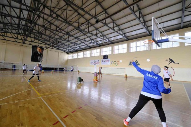 İ̇şitme Engelliler Badminton Milli Takımı, Akdağmadeni’nde Kampa Girdi