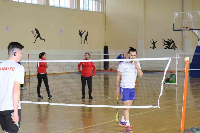 İ̇şitme Engelliler Badminton Milli Takımı, Akdağmadeni’nde Kampa Girdi