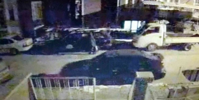 Otomobilden Matkap Ve Kablo Çalan Hırsız Kamerada