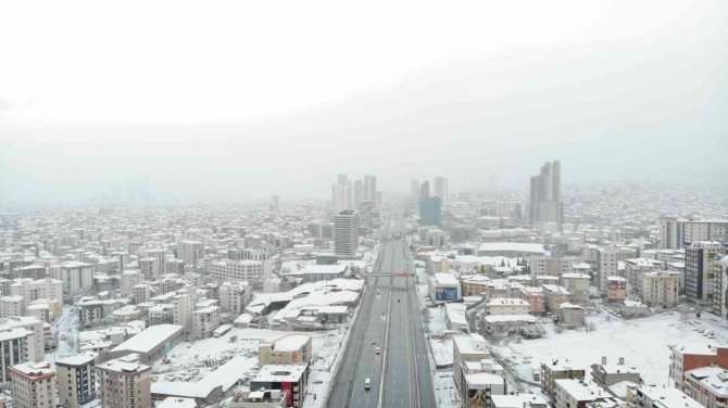 İ̇stanbul’da Vatandaşlar Kar Tedbirlerine Uydu, Yollar Boş Kaldı