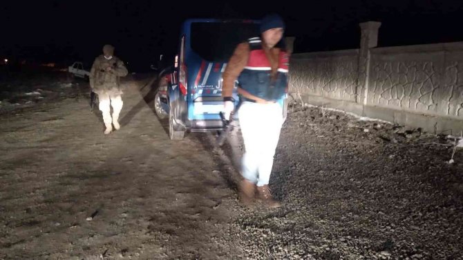 Alkollü Şahıs Baba Ve Oğlunu Öldürdü, 2 Kişiyi Yaraladı