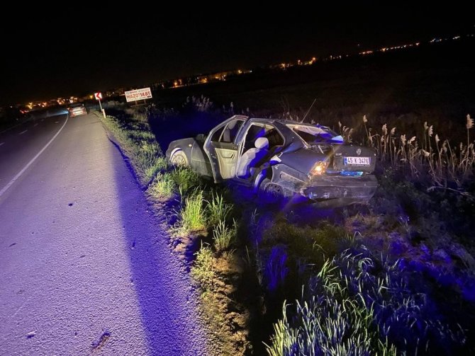 Önündeki Otomobile Çarptı: 3 Yaralı
