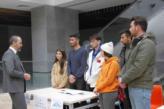 Öğrenci Toplulukları Tanıtım Günleri Düzenledi