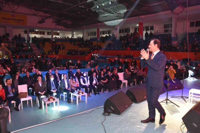 Halk Ozanı Hacı Taşan "Bozlağın Altın Sesi" Konseriyle Anıldı