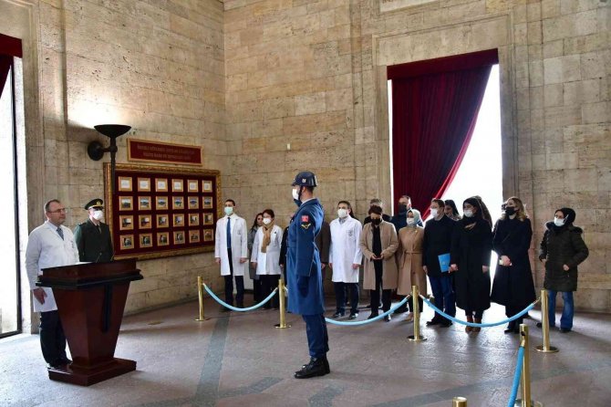 100. Yıl Sağlık Grubu’ndan Anıtkabir’e Ziyaret